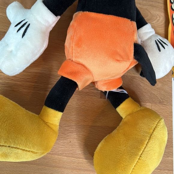 Official Disney Plush Mickey - Picture 4 of 8